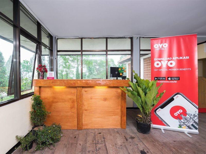 Oyo 1852 Intan Bromo Homestay Пасуруан Екстериор снимка