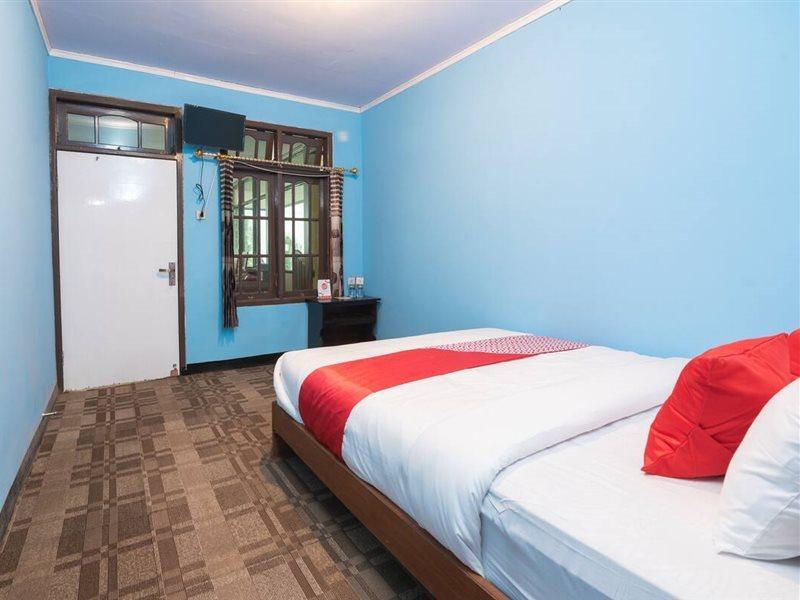 Oyo 1852 Intan Bromo Homestay Пасуруан Екстериор снимка