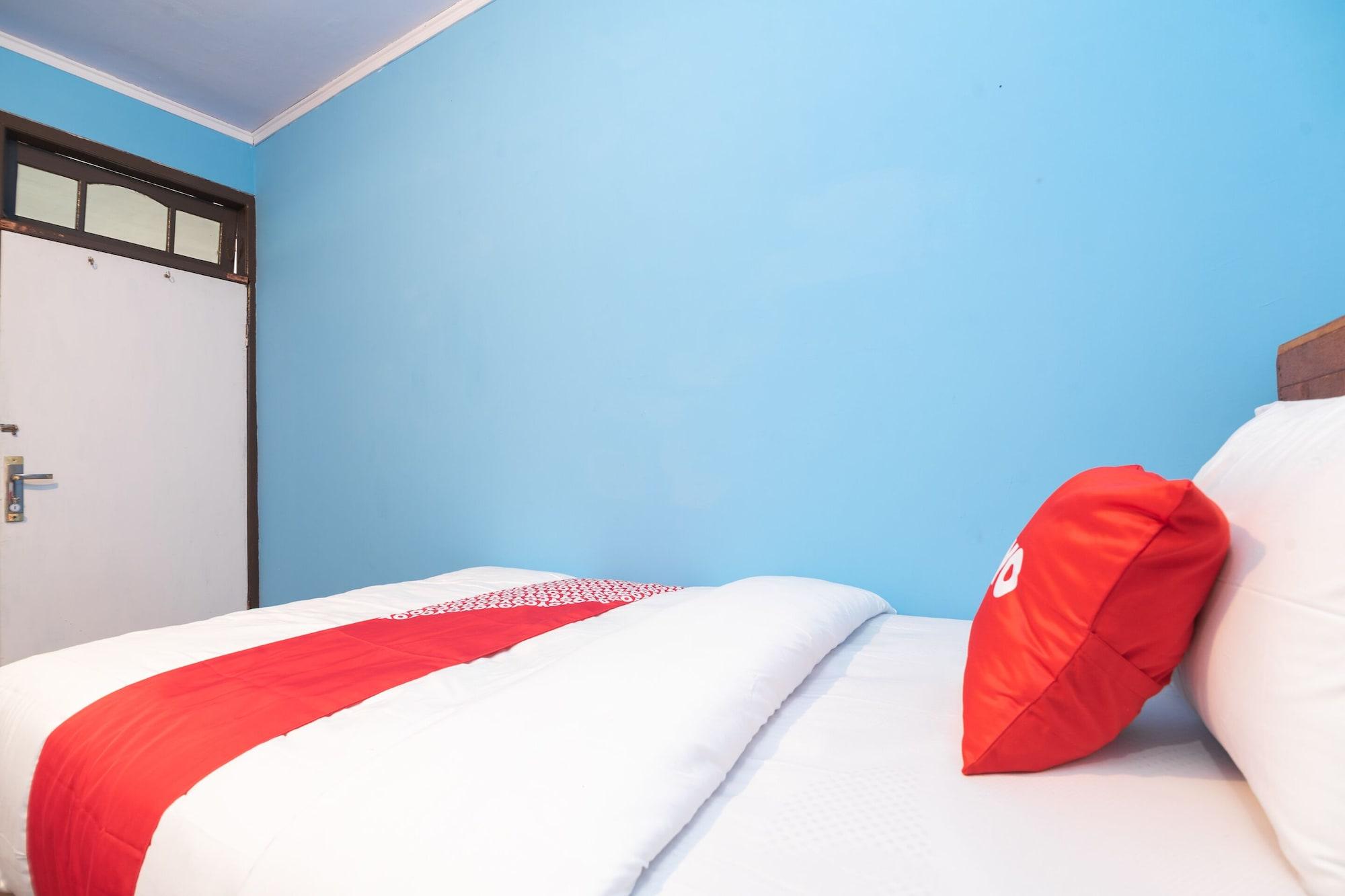 Oyo 1852 Intan Bromo Homestay Пасуруан Екстериор снимка