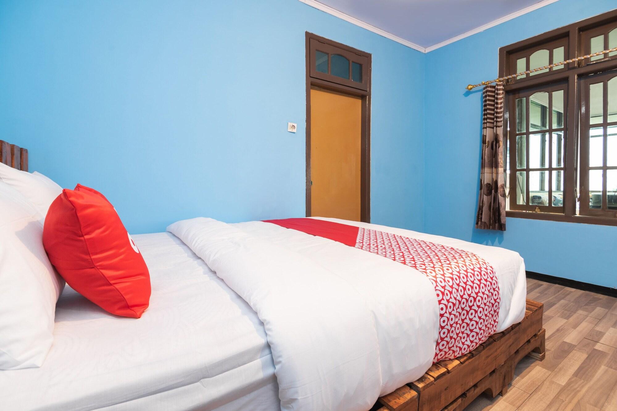 Oyo 1852 Intan Bromo Homestay Пасуруан Екстериор снимка