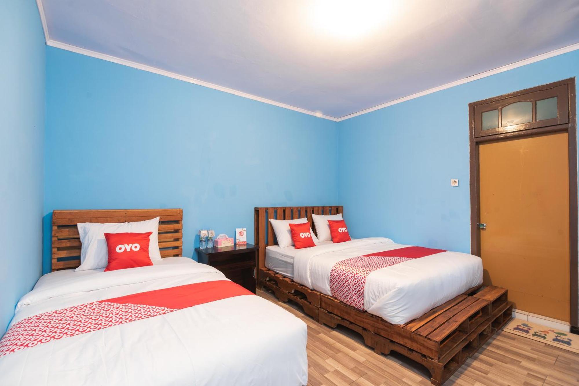 Oyo 1852 Intan Bromo Homestay Пасуруан Екстериор снимка
