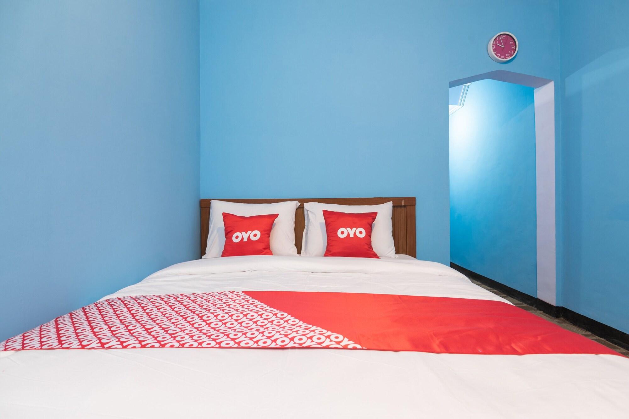 Oyo 1852 Intan Bromo Homestay Пасуруан Екстериор снимка