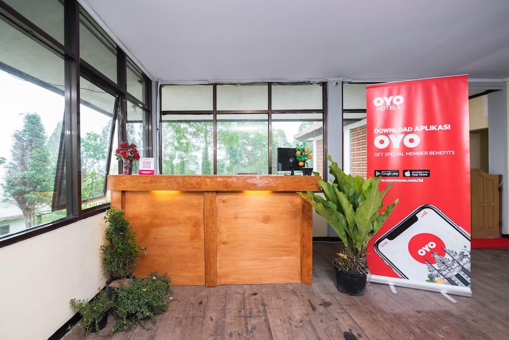 Oyo 1852 Intan Bromo Homestay Пасуруан Екстериор снимка