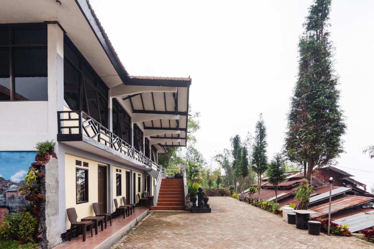 Oyo 1852 Intan Bromo Homestay Пасуруан Екстериор снимка